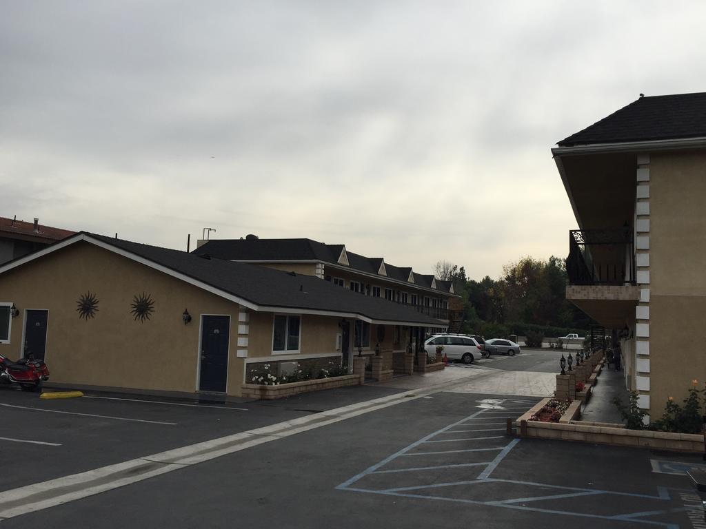 Walnut Inn & Suites West Covina Exterior foto